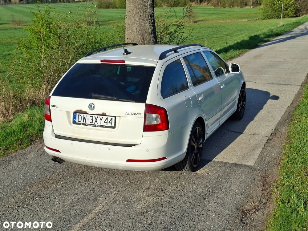 Skoda Octavia 2.0 TDI RS DSG - 4