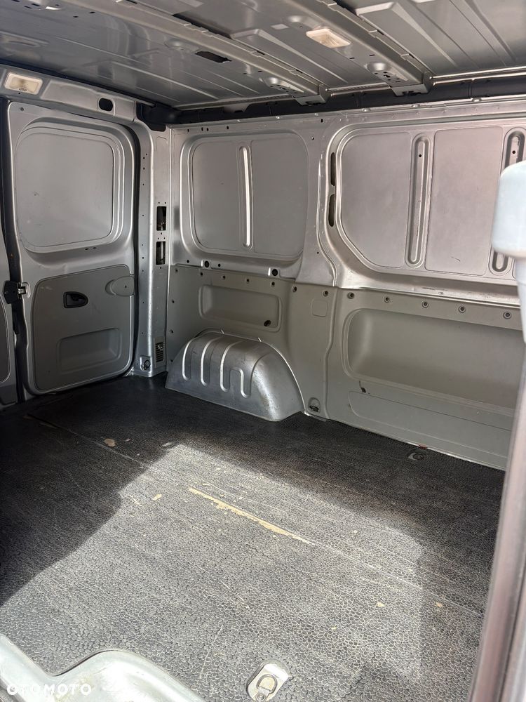 Renault Traffic 2.0 DCI - 12