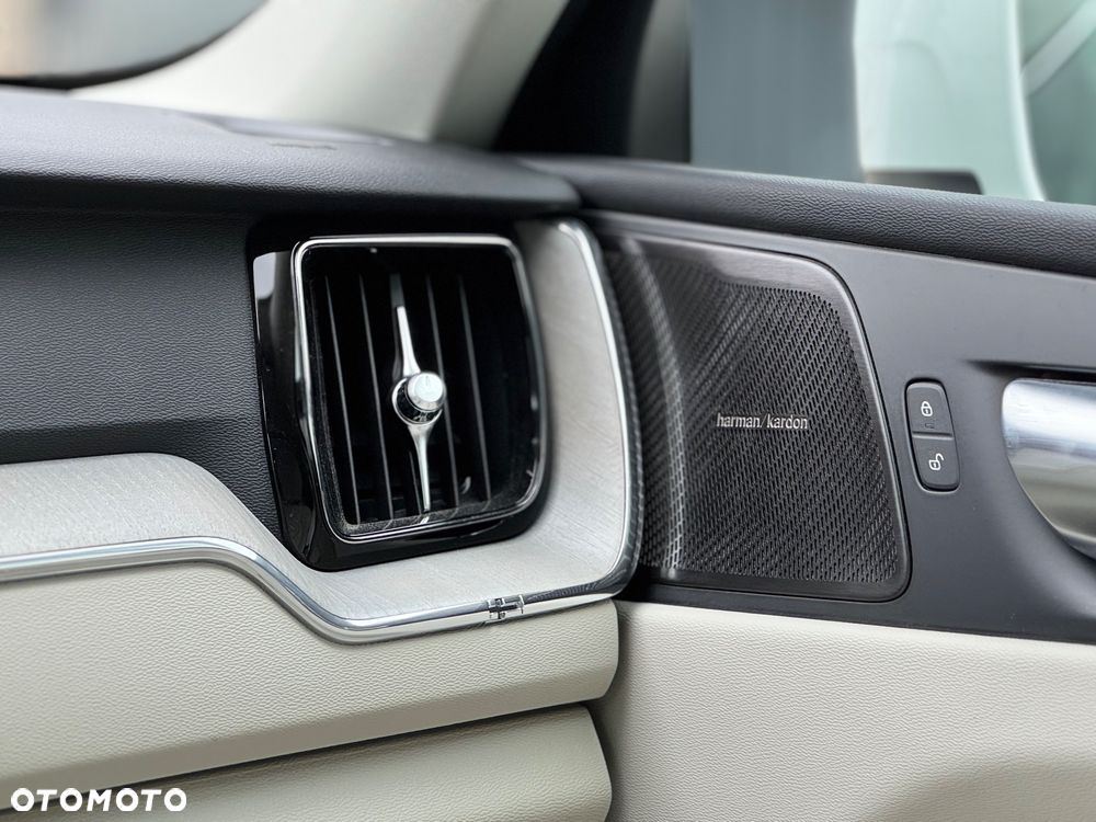 Volvo XC 60 B5 B AWD Plus Bright - 30