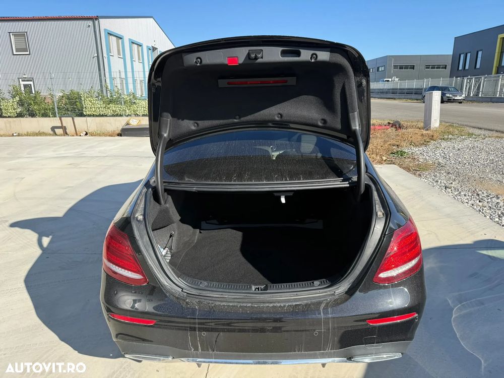 Mercedes-Benz E - 9