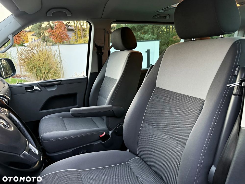 Volkswagen Multivan - 24