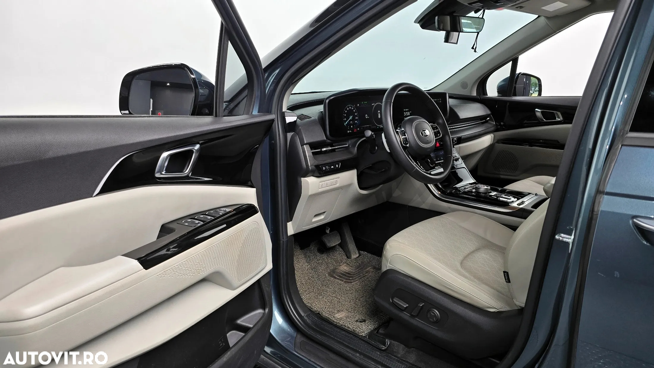 Kia Carnival - 9