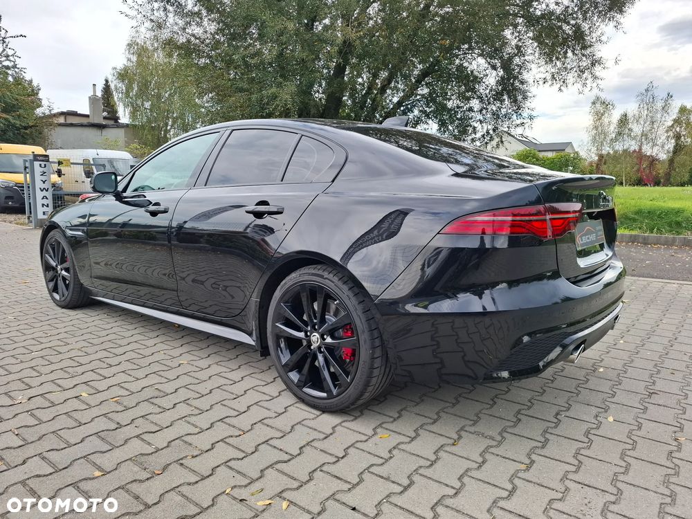 Jaguar XE - 30