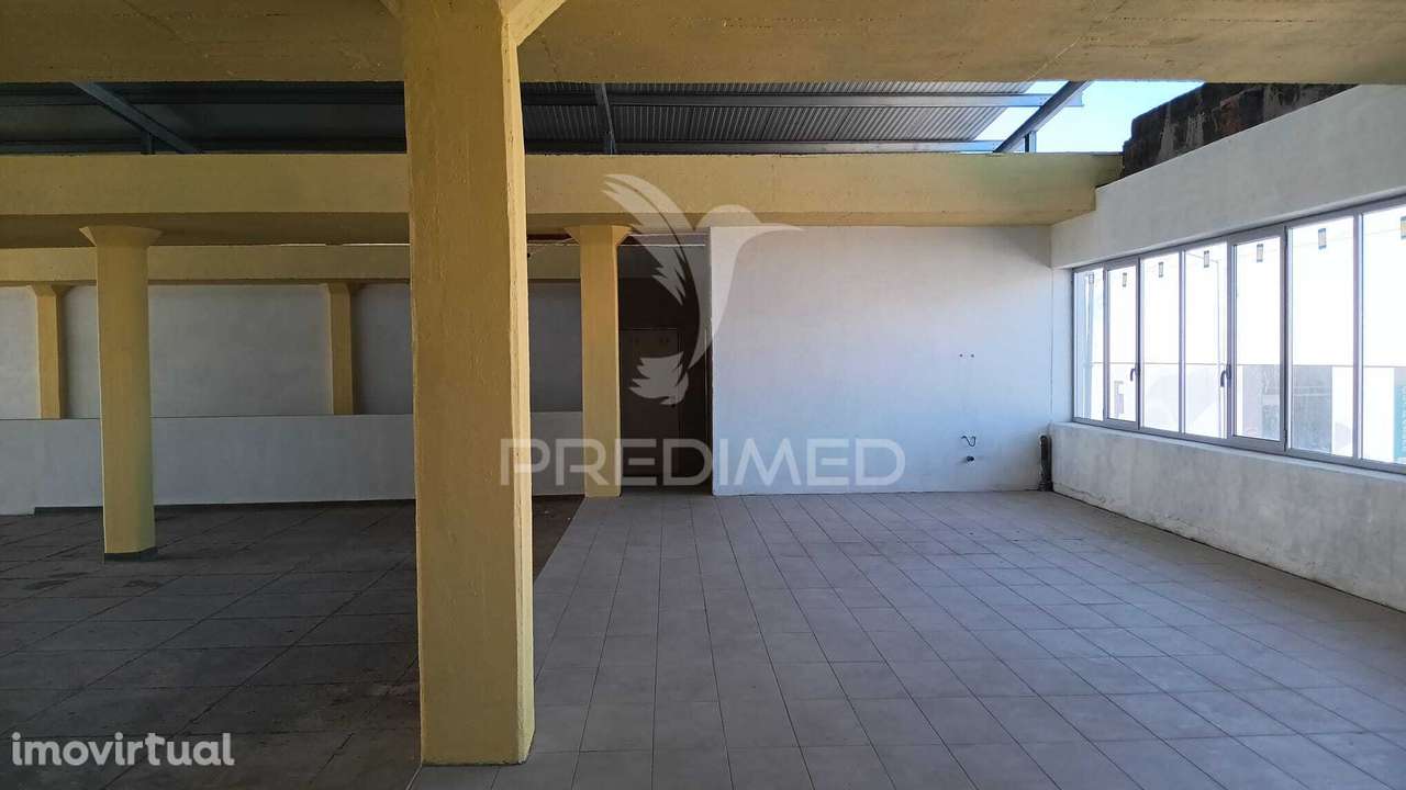 Armazém com área 750 m2 junto ao Aeroporto LISBOA - Grande imagem: 3/11