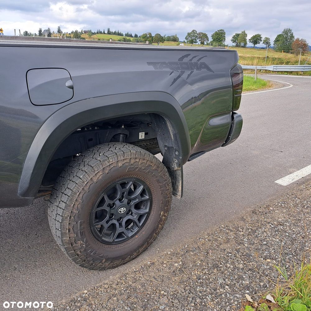 Toyota Tacoma - 3