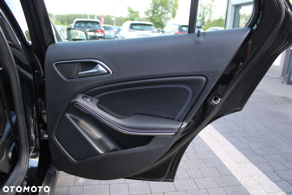 Mercedes-Benz GLA - 26