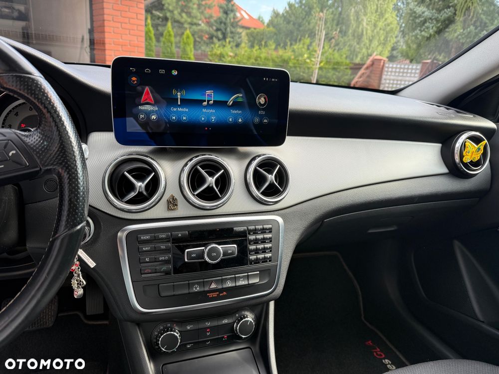 Mercedes-Benz GLA - 15