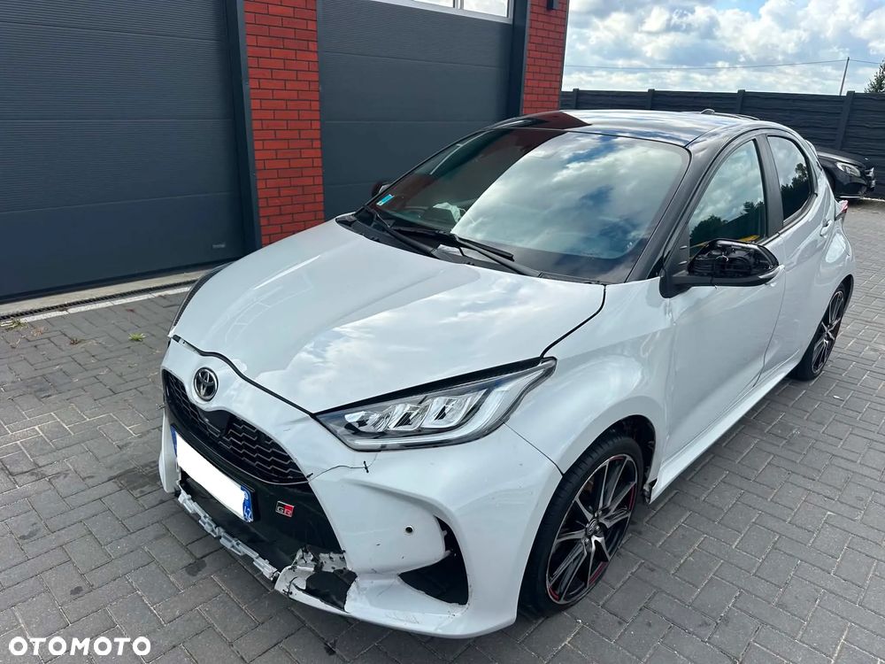Toyota Yaris Hybrid 1.5 GR Sport - 39