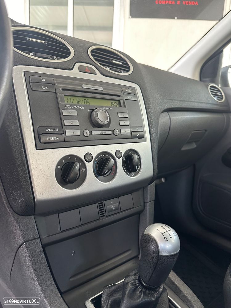 Ford Focus SW 1.4 Zetec - 14