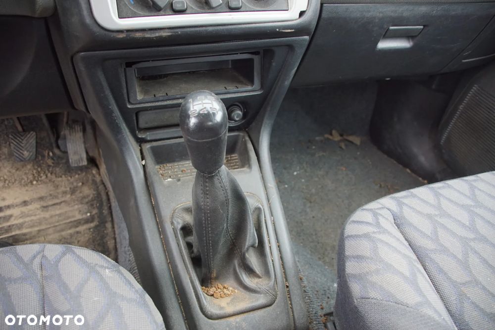 Auto na części - Mitsubishi Pajero Pinin 2.0 GDI 129 KM 4G94 V5M21 TH9B 2003R Silnik Skrzynia Drzwi Maska Błotnik Klapa Zderzak Lampa Lusterko Klamka Szyba Deska Kokpit Sterownik Moduł Czujnik Licznik Wyświetlacz Panel Kierownica - 12