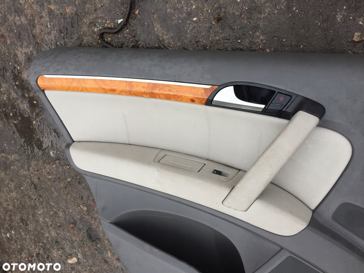 AUDI Q7 4L BOCZEK DRZWI TAPICERKA LEWY TYŁ BOSE - 5