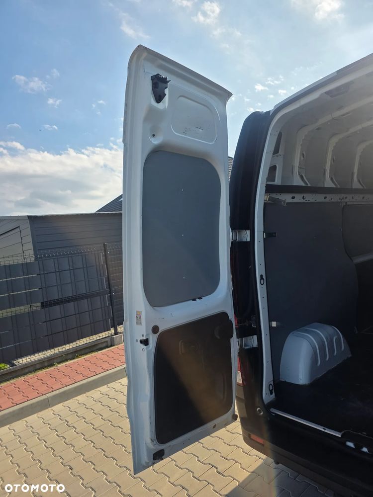 Renault Trafic vivaro 2018 r L2H2 przebieg 107400 km dlugi wysoki klima tempomat nawigacja - 8