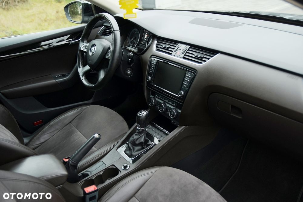 Skoda Octavia 2.0 TDI L&K DSG - 25
