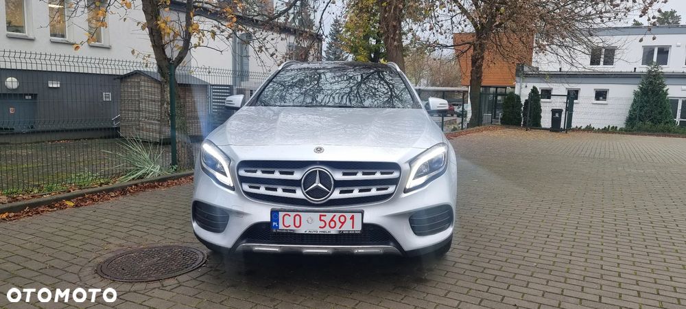Mercedes-Benz GLA 250 4Matic 7G-DCT - 5