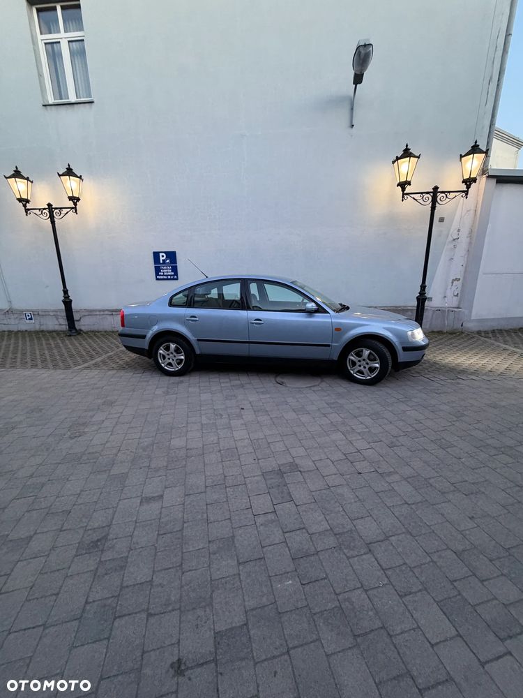 Volkswagen Passat - 2