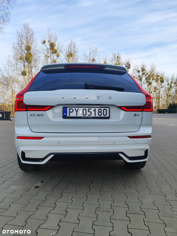 Volvo XC 60 T4 R-Design - 4