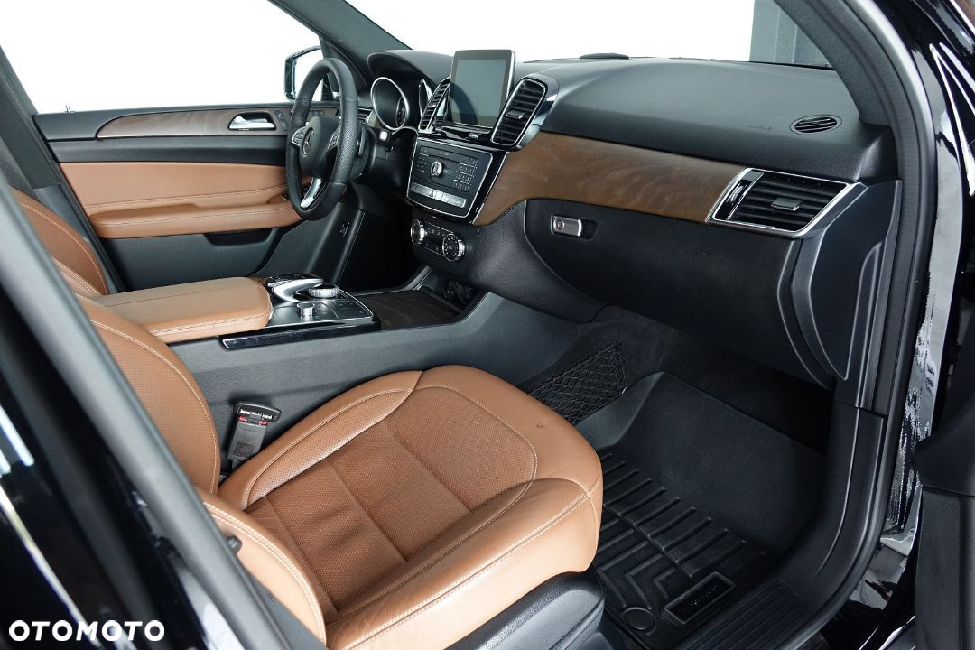Mercedes-Benz GLE - 13