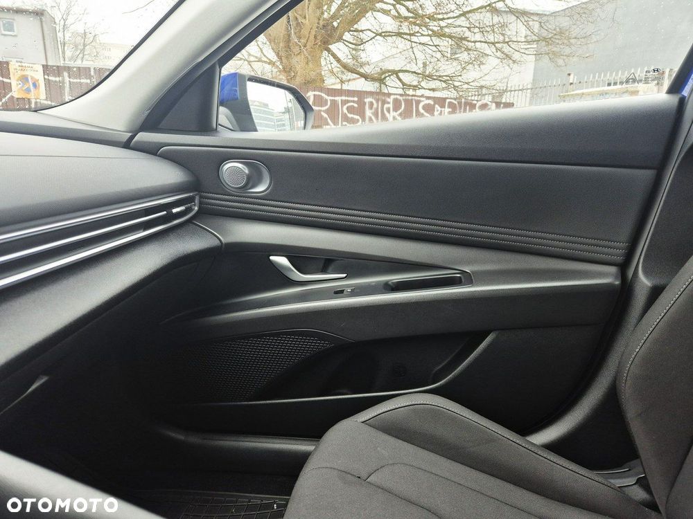 Hyundai Elantra - 28