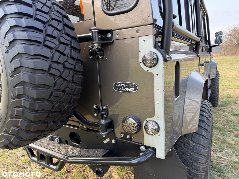 Land Rover Defender - 19