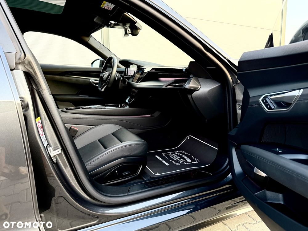Audi e-tron GT 60 93kWh Quattro - 30