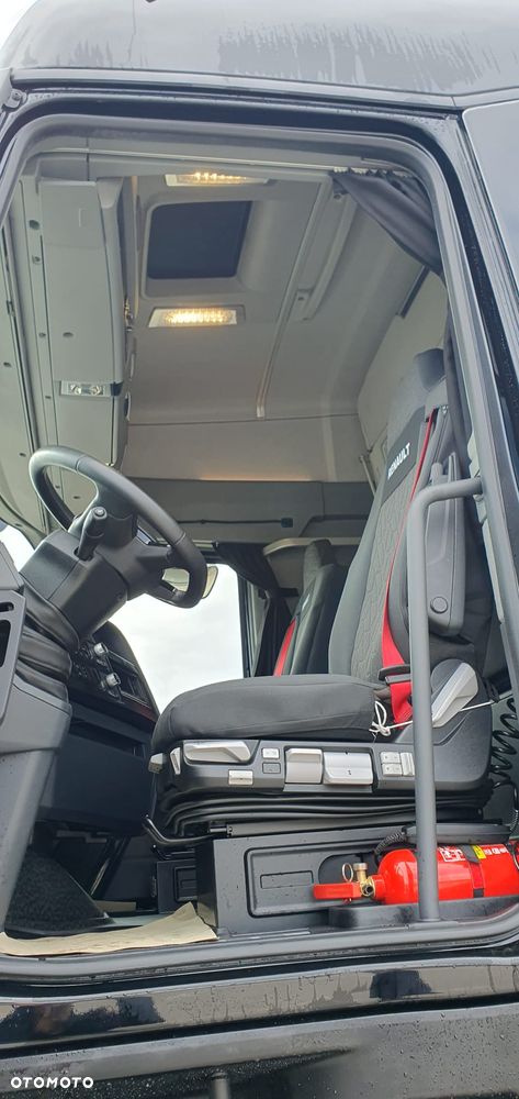 Renault T HIGH 4X2 13L E6 High Sleeper cab + ADR - 18