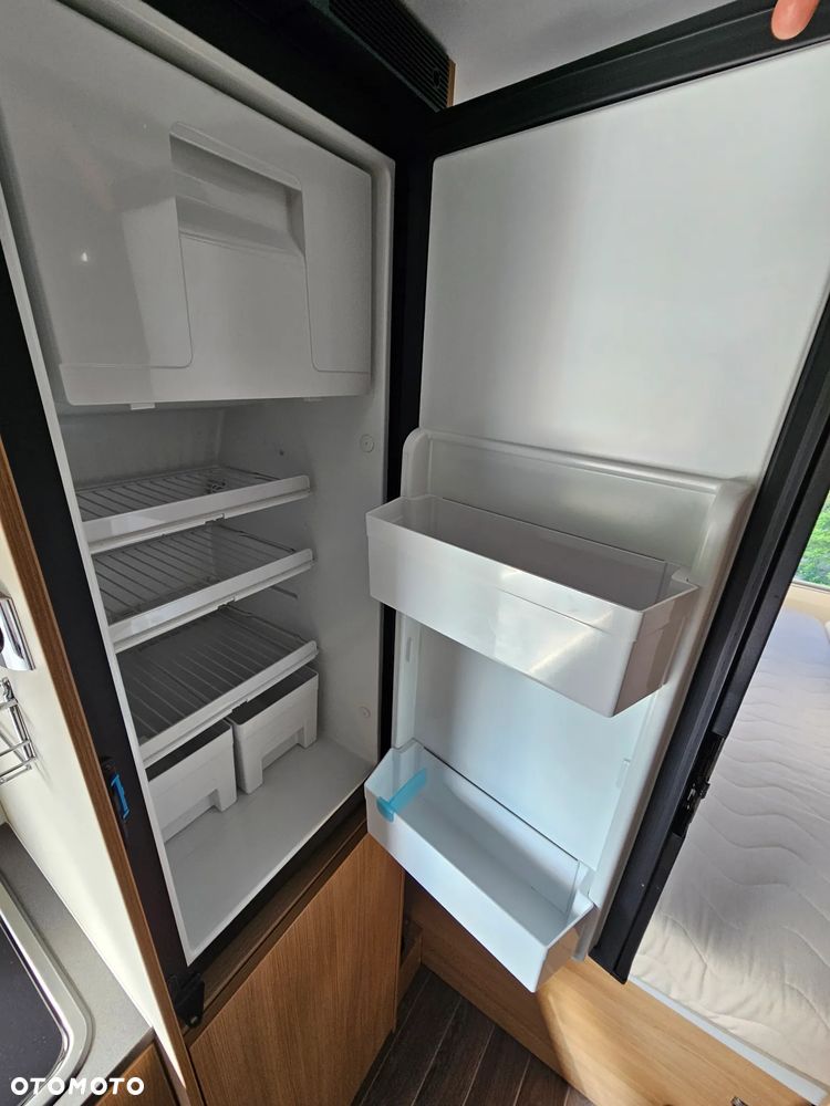 Adria TWIN 600 LUX Zimowy Hak MAX doposażony - 20