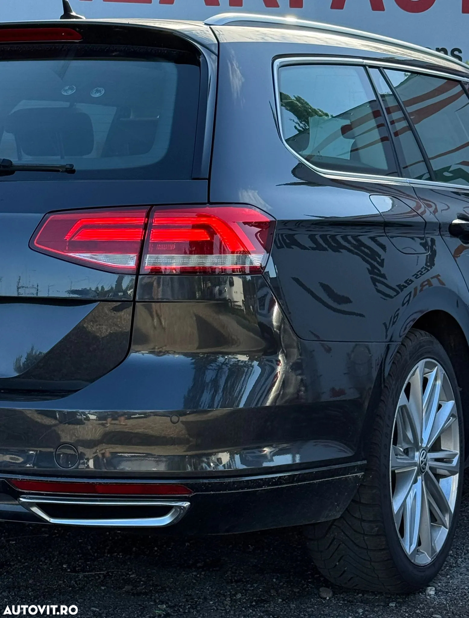 Volkswagen Passat Variant 2.0 TDI DSG (BlueMotion Technology) Comfortline - 20