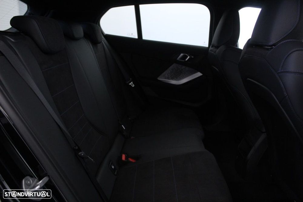 BMW 118 d Pack Desportivo M - 16