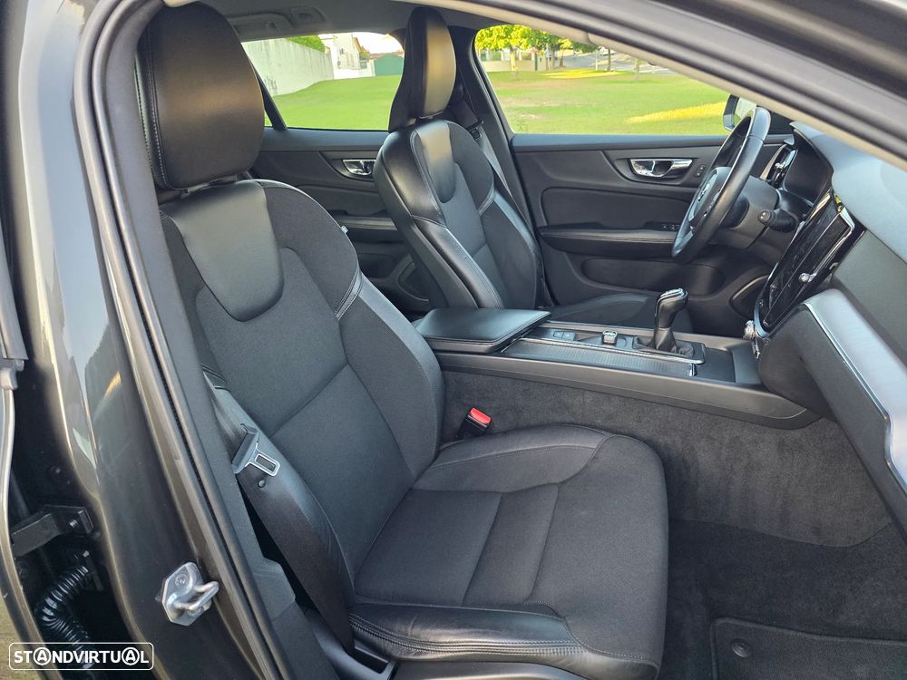 Volvo V60 2.0 D3 Momentum Core - 14
