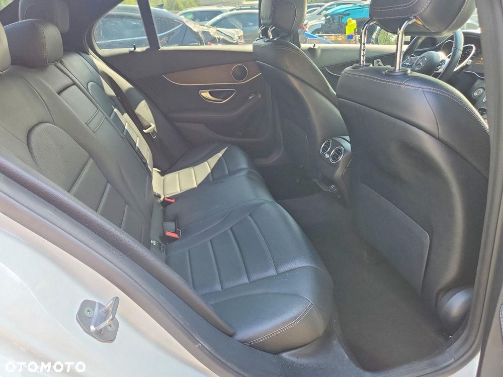 Mercedes-Benz Klasa C 300 9G-TRONIC Exclusive - 9