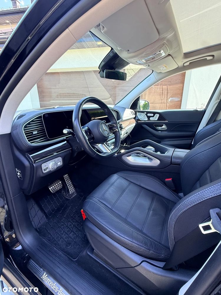 Mercedes-Benz GLS - 22
