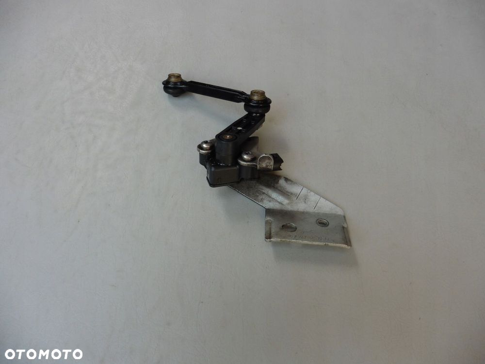 Czujnik poziomowania świateł tył A2473204604 Mercedes W177 W247 CLA