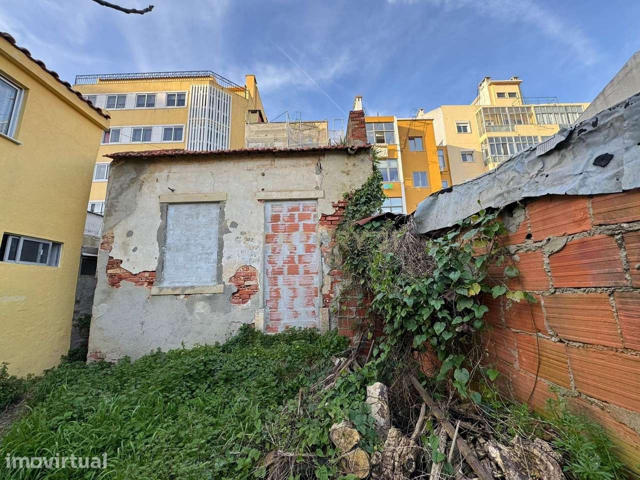 Moradia para Reabilitação junto à Avenida de Roma – Oportunidade para - Grande imagem: 2/12