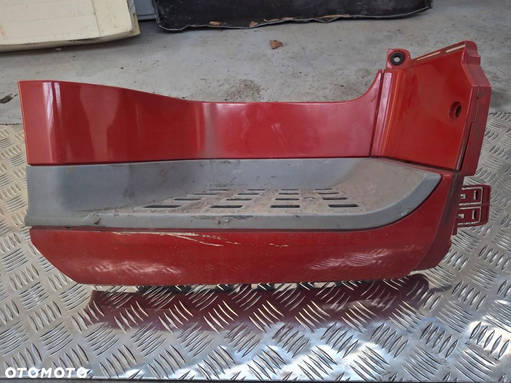 STOPIEŃ DOLNY PRAWY  DAF CF 400 XF 106 EURO 6 - 2