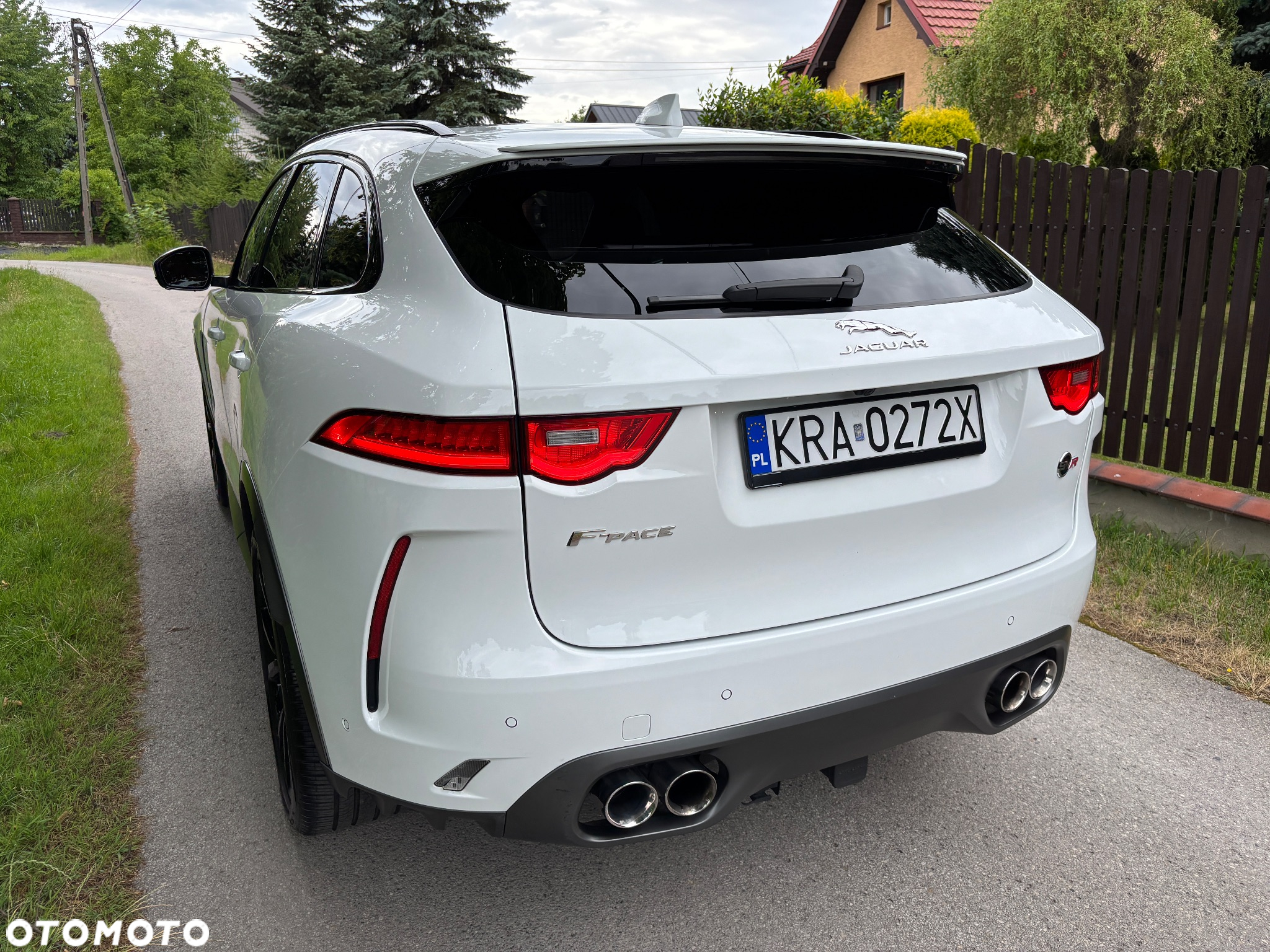 Jaguar F-Pace 5.0 V8 P550 AWD SVR - 4