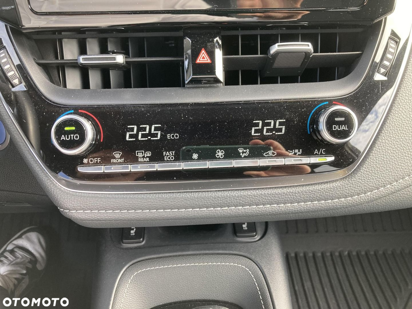 Toyota Corolla - 25
