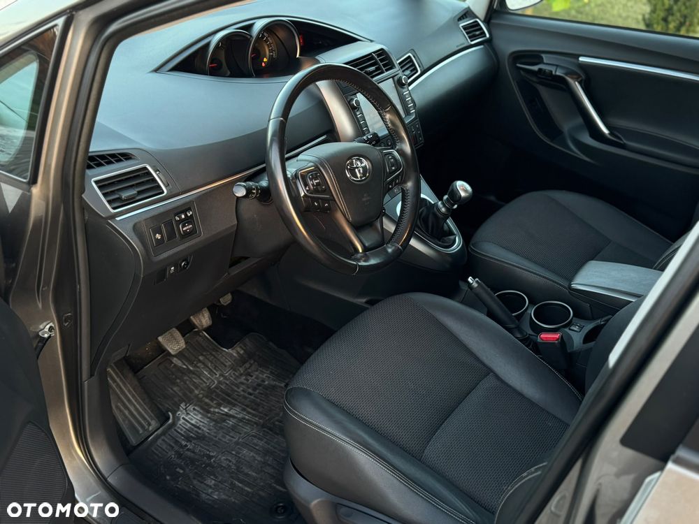 Toyota Verso 1.8 Prestige 7os EU6 - 12