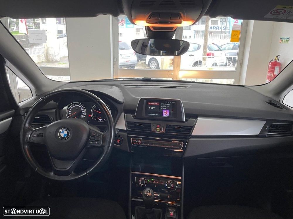 BMW 216 Active Tourer d Line Luxury - 30