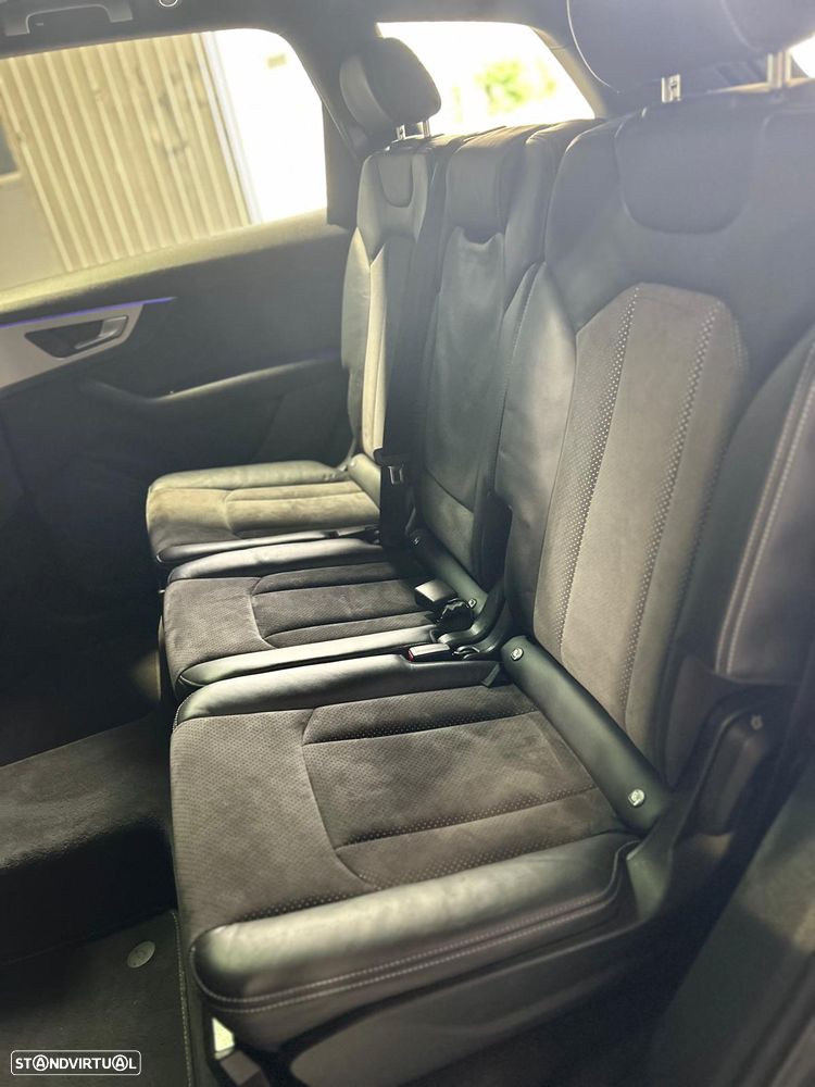 Audi Q7 3.0 TDI quattro S-line Tiptronic 7L - 30