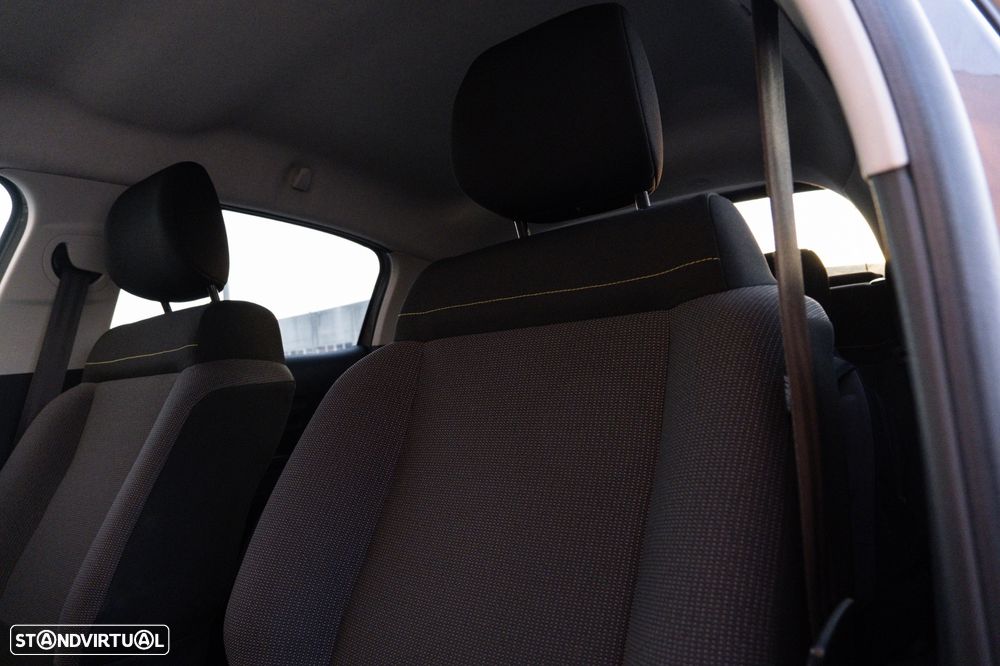 Citroën C3 1.2 PureTech C-Series - 15