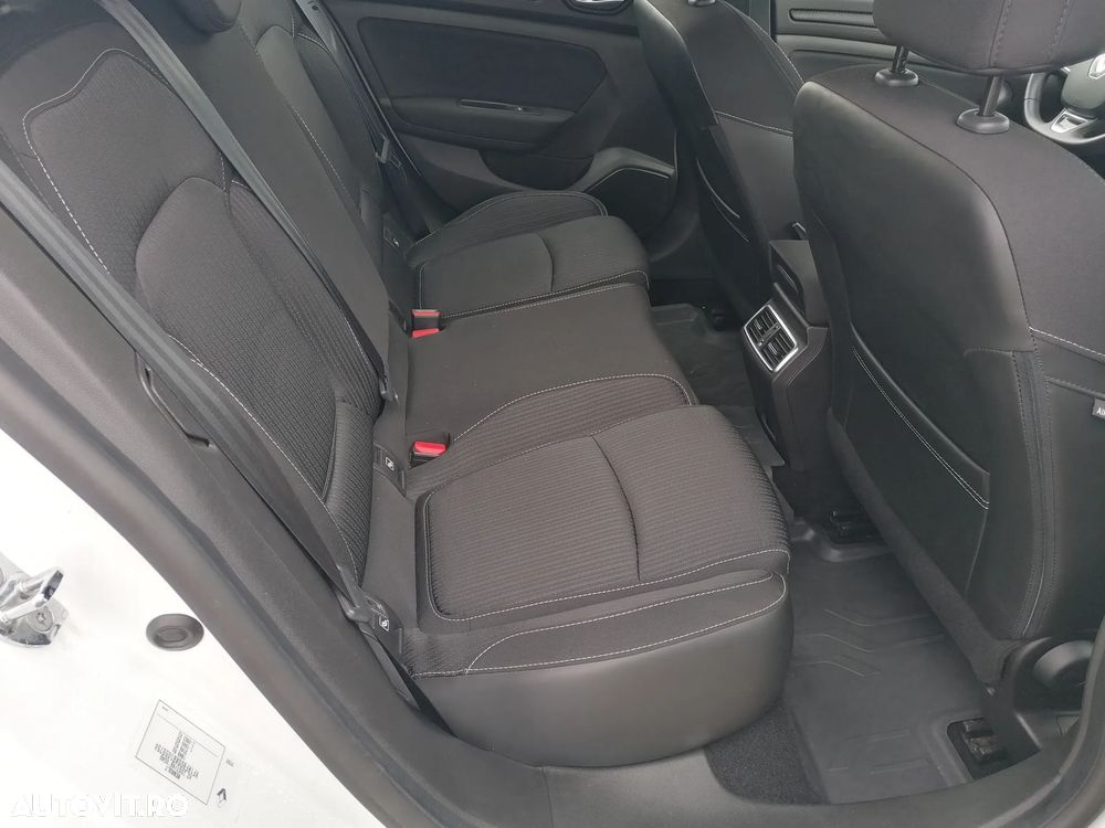 Renault Megane BLUE dCi Zen - 10