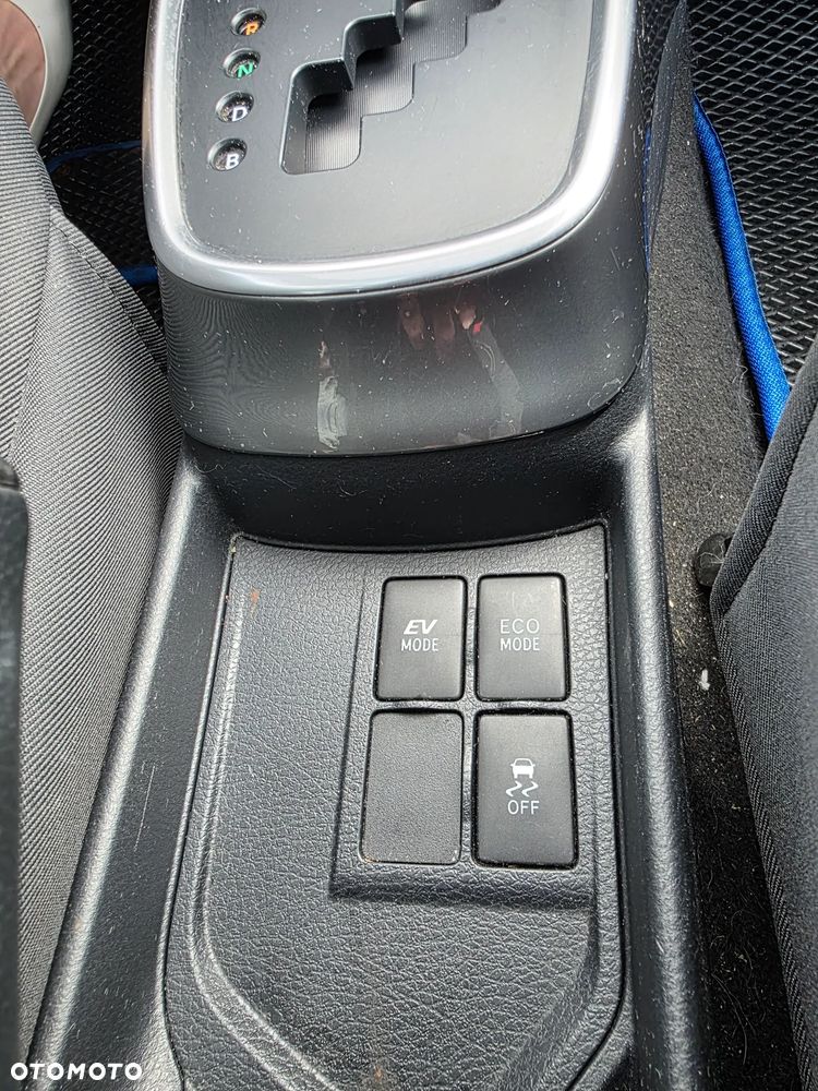 Toyota Yaris Hybrid 100 Sol - 13