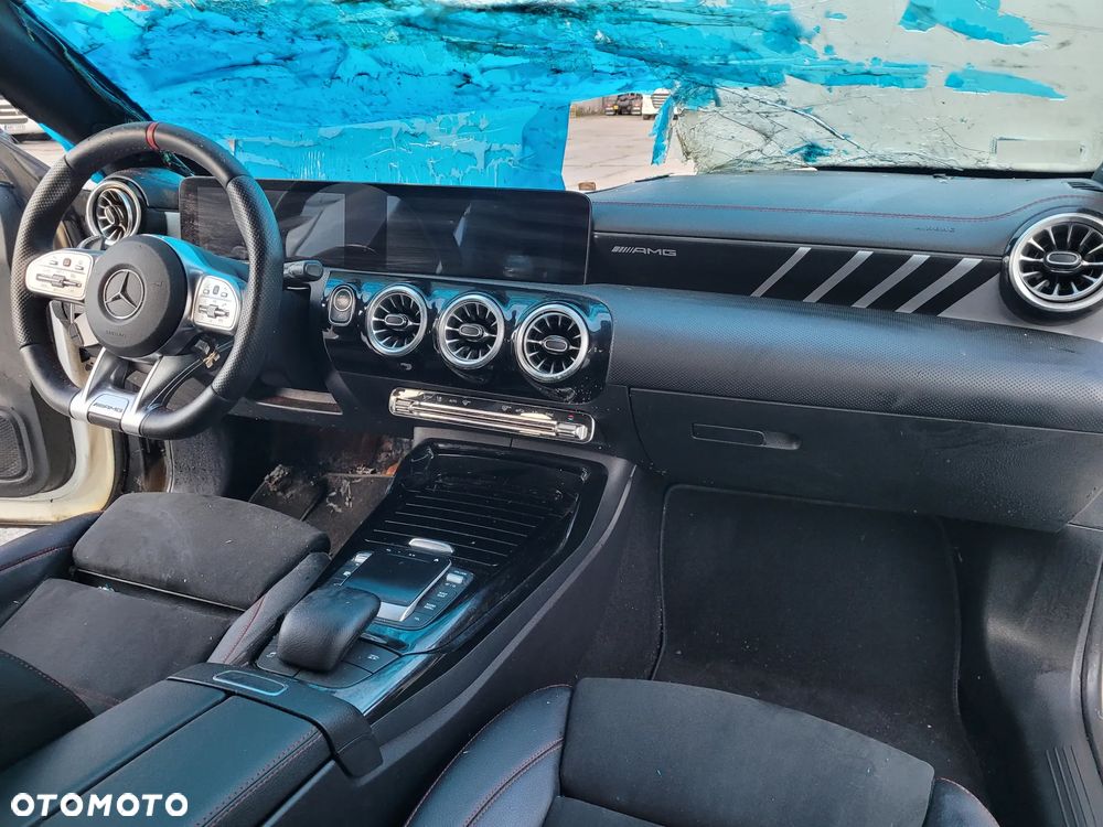 Mercedes-Benz CLA - 2