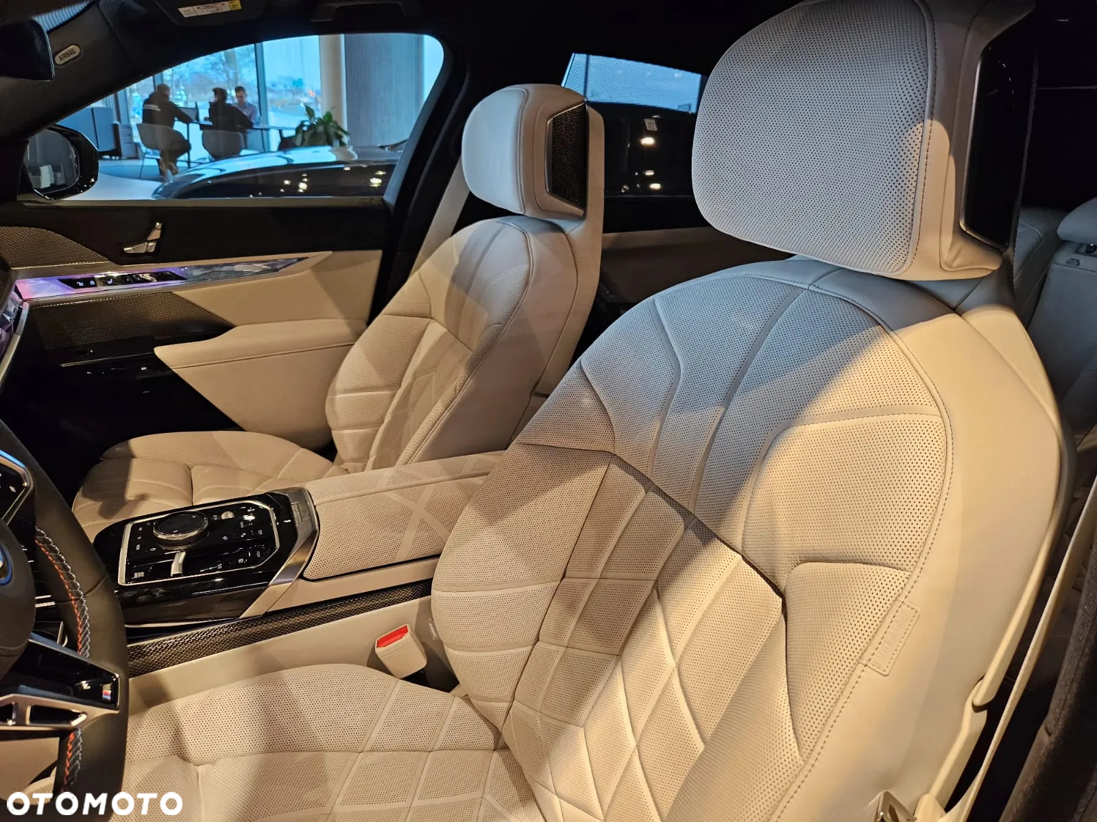 BMW Seria 7 M760e xDrive - 14