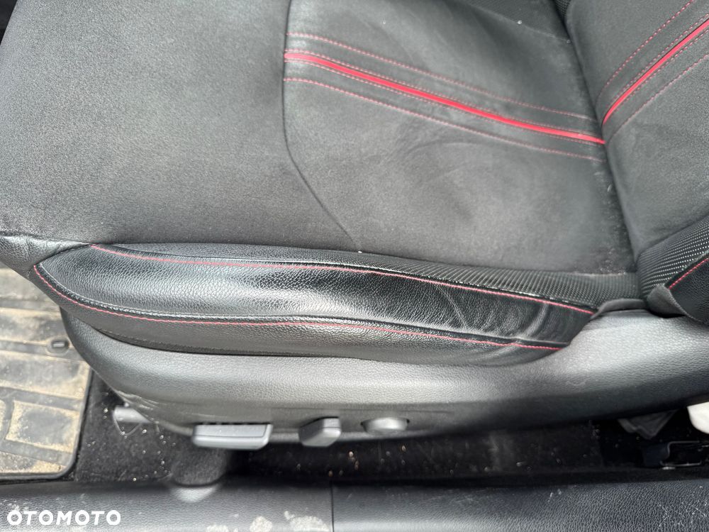 Kia ProCeed 1.6 T-GDI GT DCT - 10