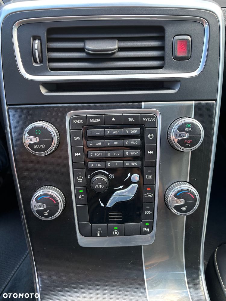 Volvo V60 D5 Geartronic RDesign - 32