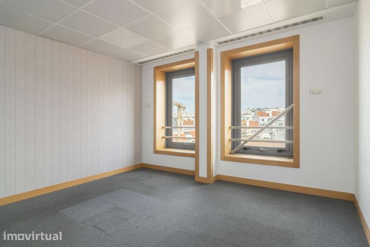 Escritório, El Corte Inglés, Lisboa - Grande imagem: 2/27