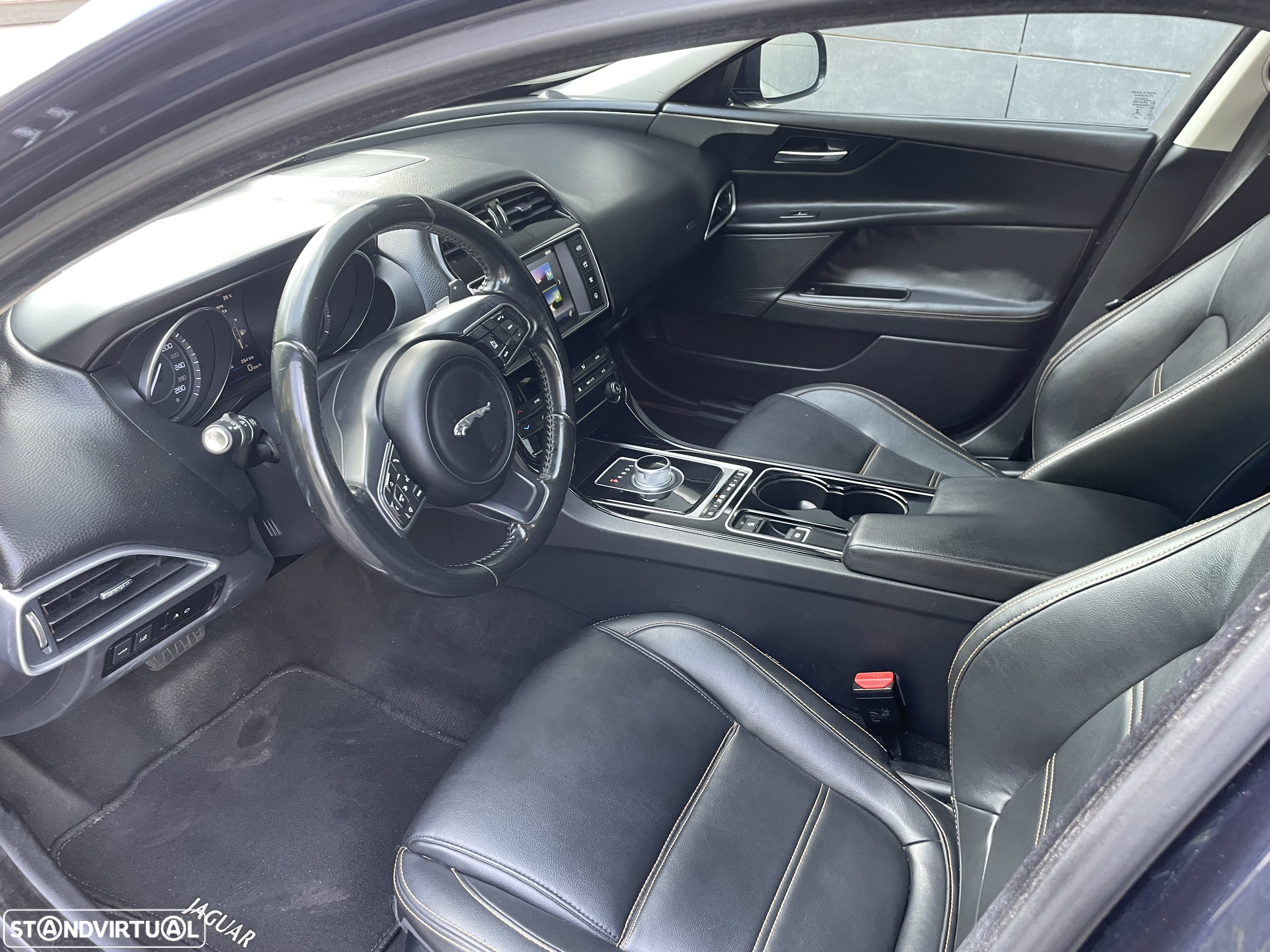 Jaguar XE E-Performance Aut. Pure - 18