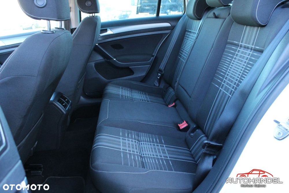 Volkswagen Golf - 19