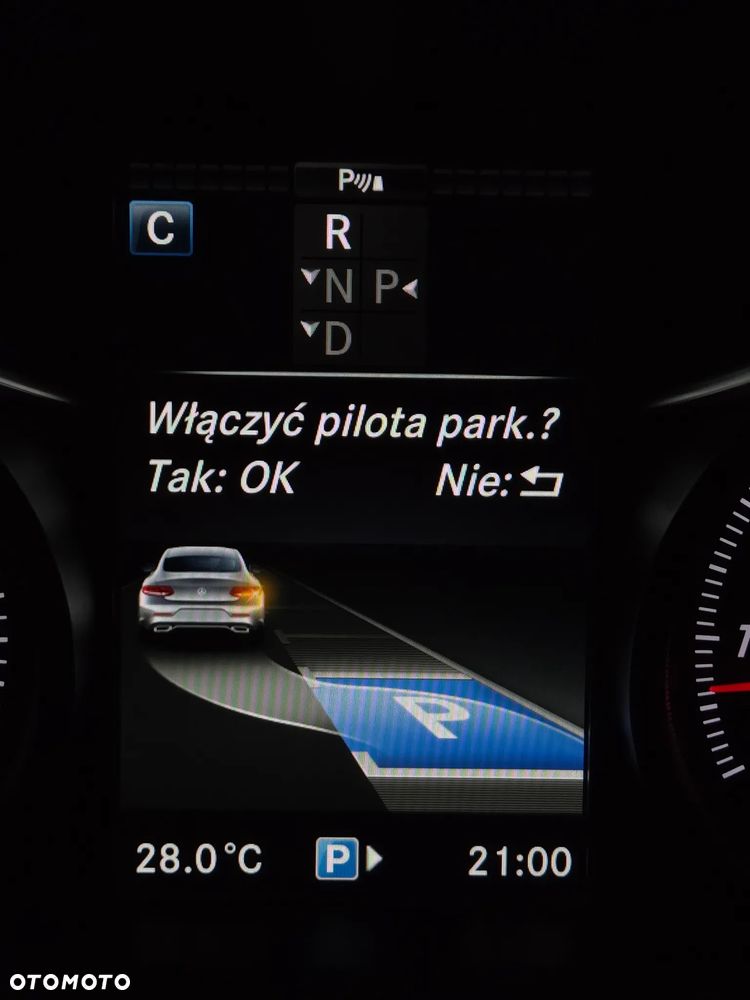 Mercedes-Benz Klasa C 200 4-Matic 9G-Tronic - 32